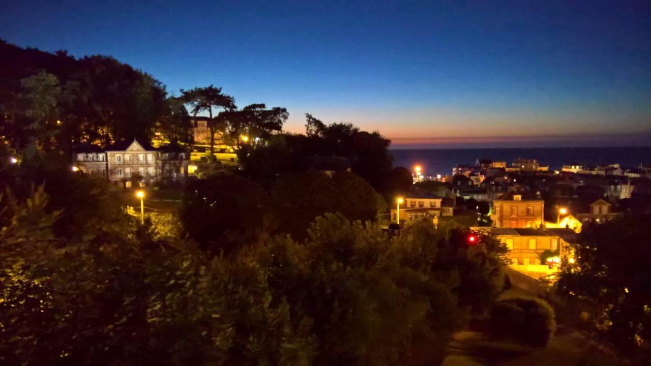 Castel De La Terrasse Bed & Breakfast Etretat Exterior photo